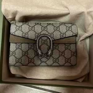 Gucci Crossbody ( real )